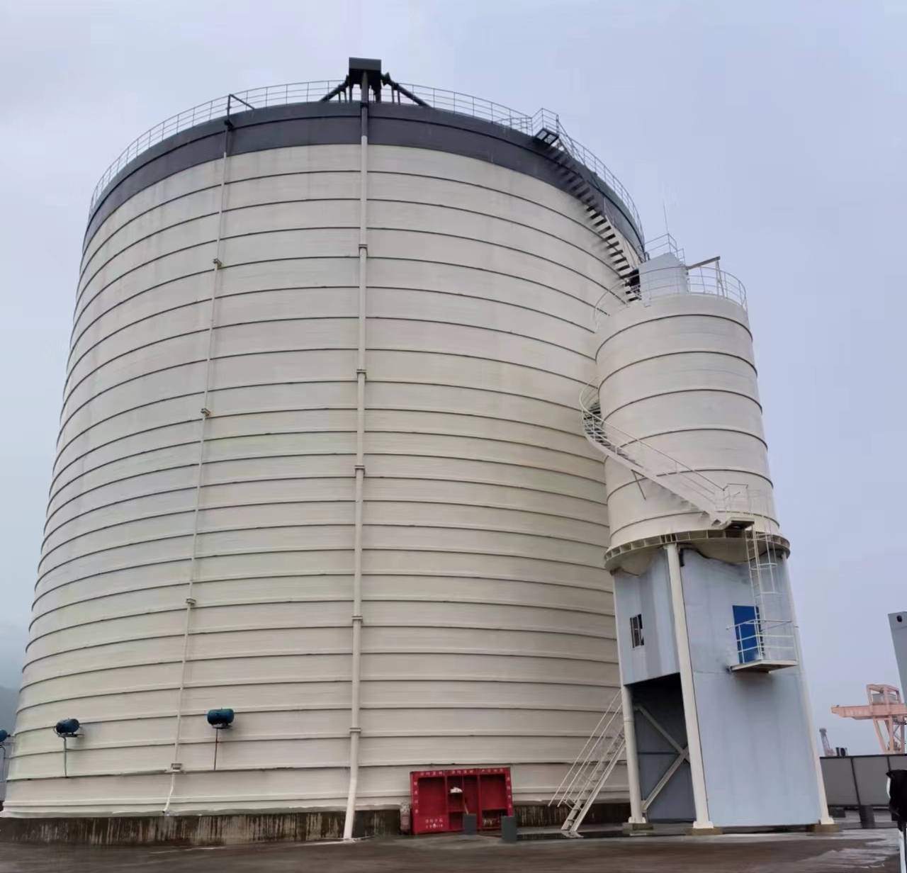 吐鲁番10万吨水泥钢板库